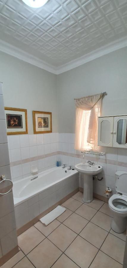 Acacia Westdene B&B Bloemfontein Exterior photo